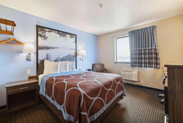 Super 8 by Wyndham Kenosha/Pleasant Prairie image 15