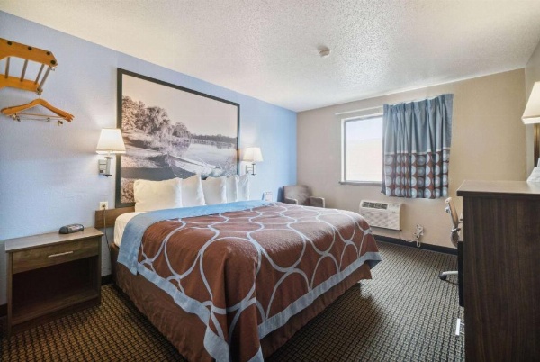 Super 8 by Wyndham Kenosha/Pleasant Prairie image 17