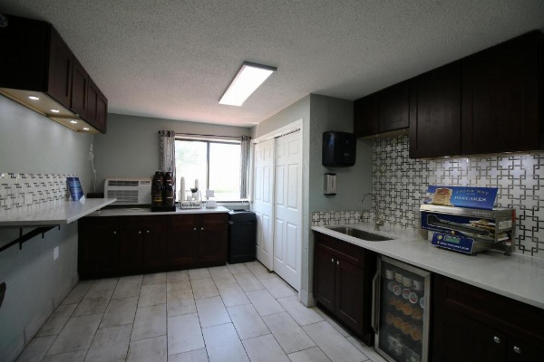 Super 8 by Wyndham Kenosha/Pleasant Prairie image 26